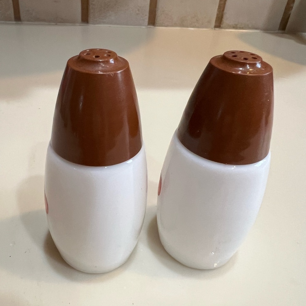 Corningware White and Brown Salt and Pepper Shakers - Picture 2 of 5